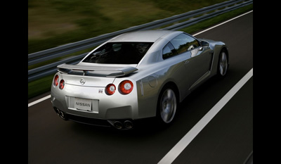 Nissan GT-R 2007 4